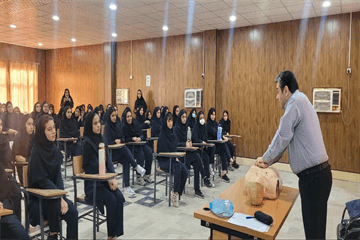 برگزاری کارگاه آموزشی مهارت‌های احیای پایه (CPR) برای دانش‌آموزان شهرک بعثت