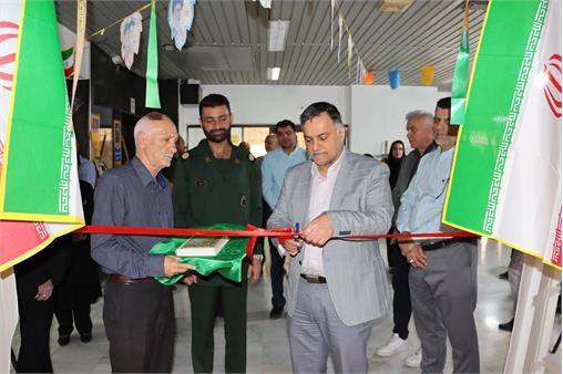 برپایی نمایشگاه عکس و تجهیزات نظامی همزمان با "هفته بسیج"