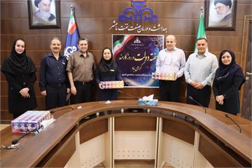 تجلیل از برگزیدگان مسابقه «کارمند نوآور با موضوع:  مدیریت انرژی و صرفه‌جویی» به مناسبت هفته دولت و روزکارمند